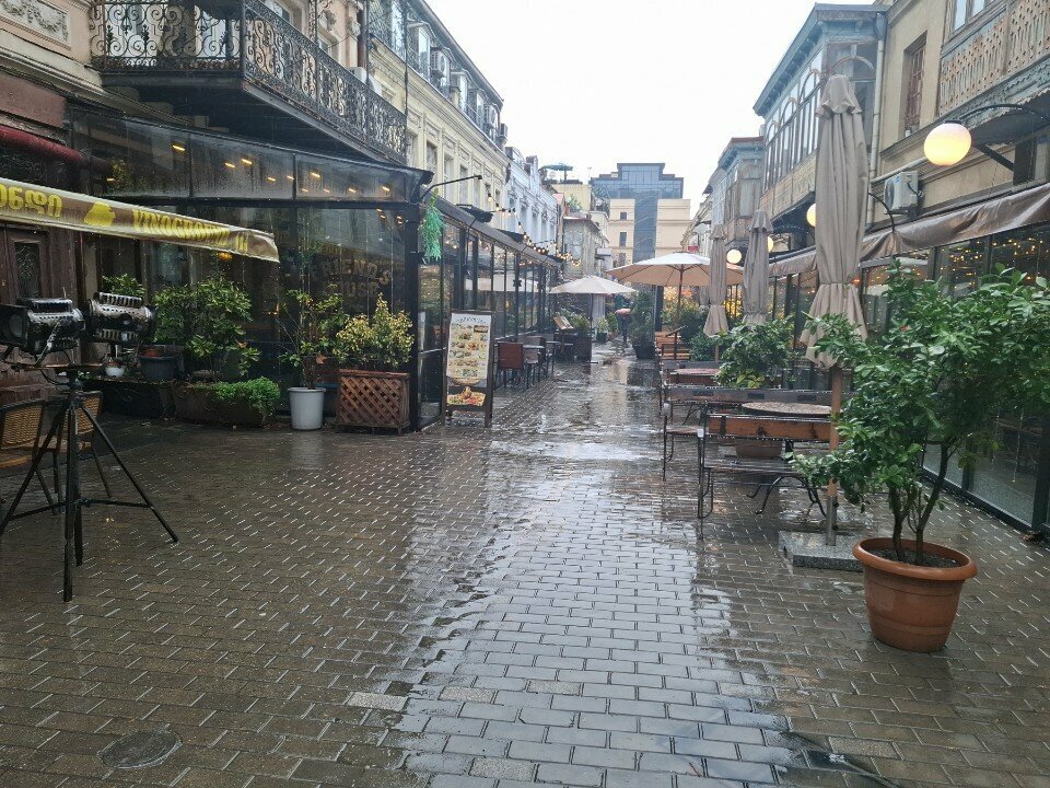 Alcoholic beverages Alavi, Tbilisi, photo