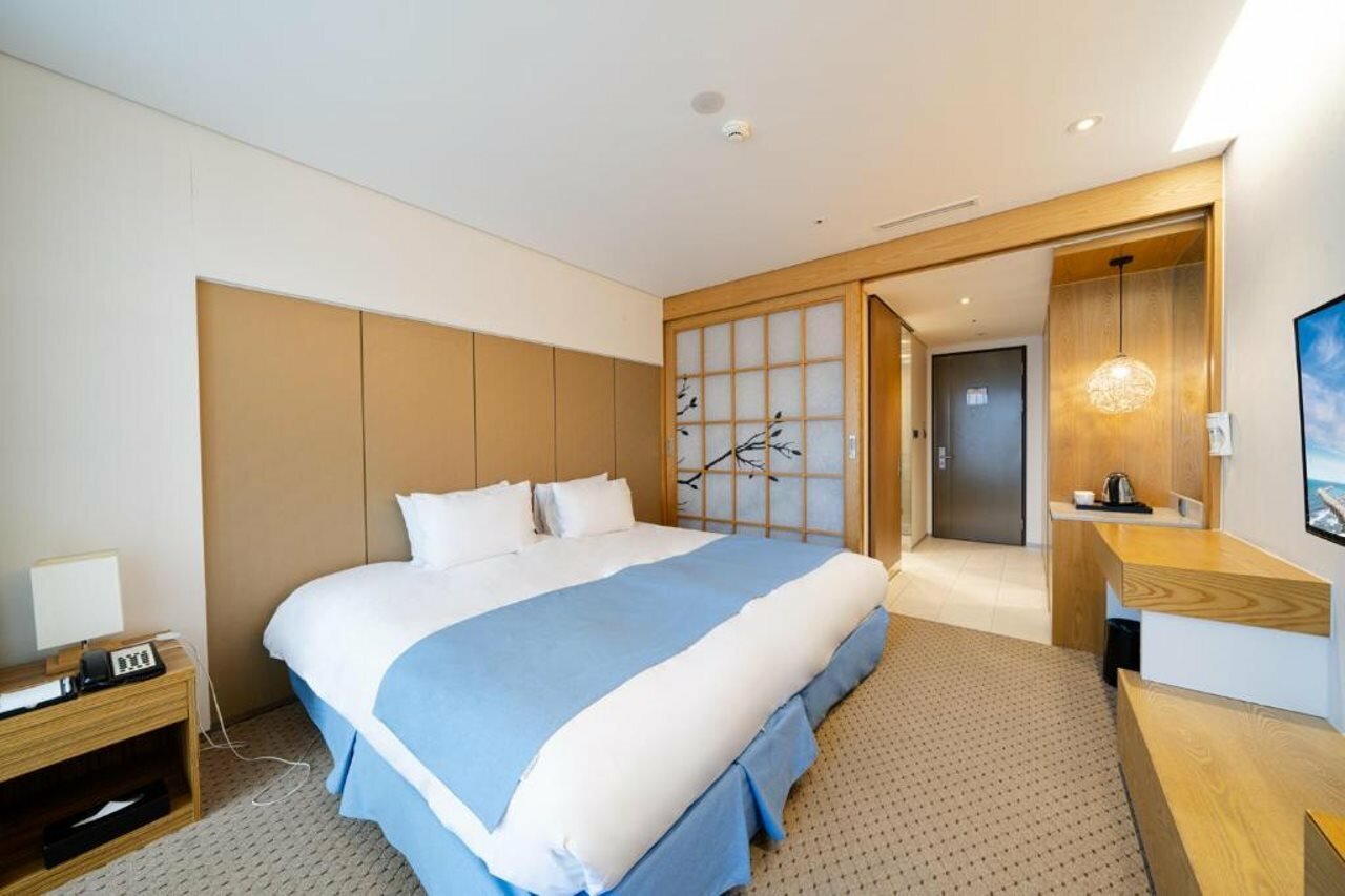 Фото Whistle Lark