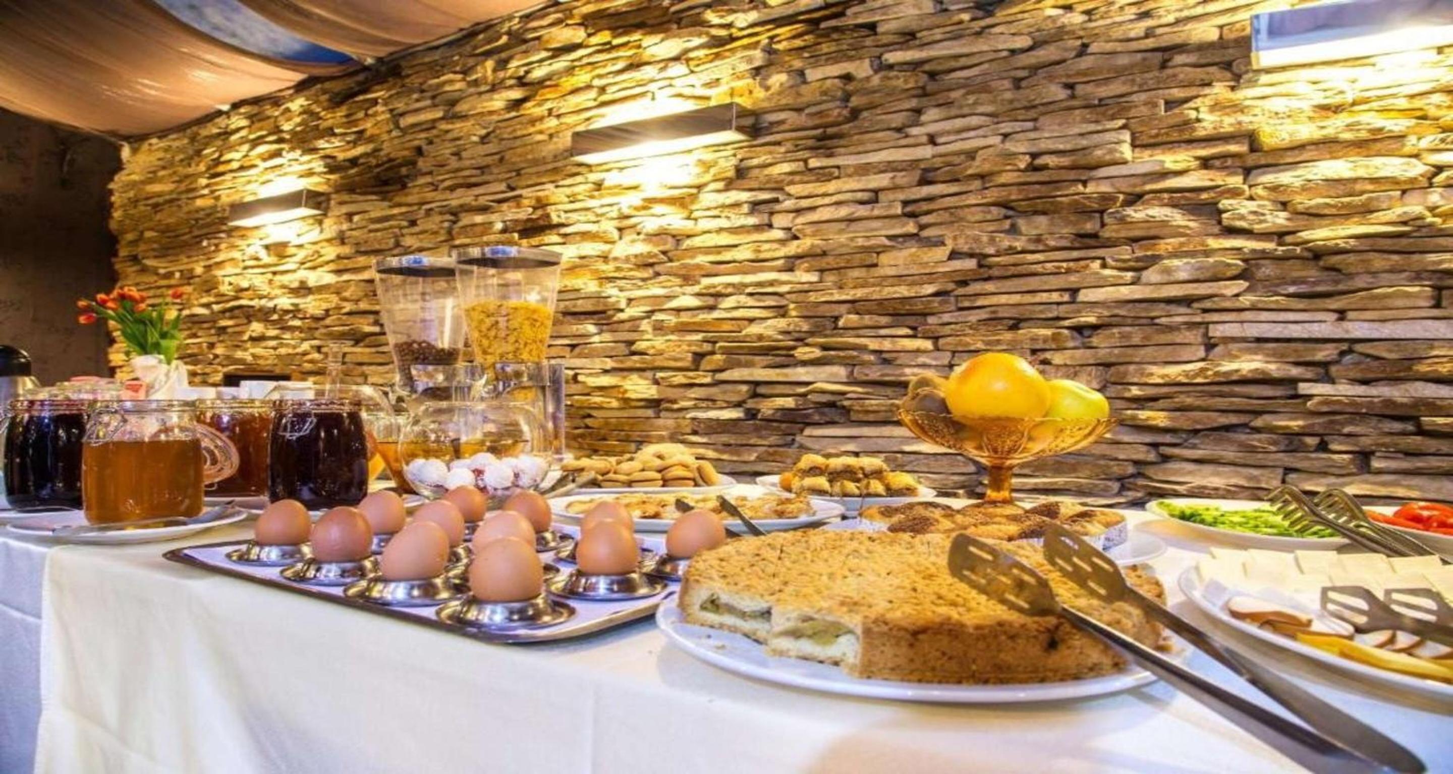 Фото Art Plaza Hotel