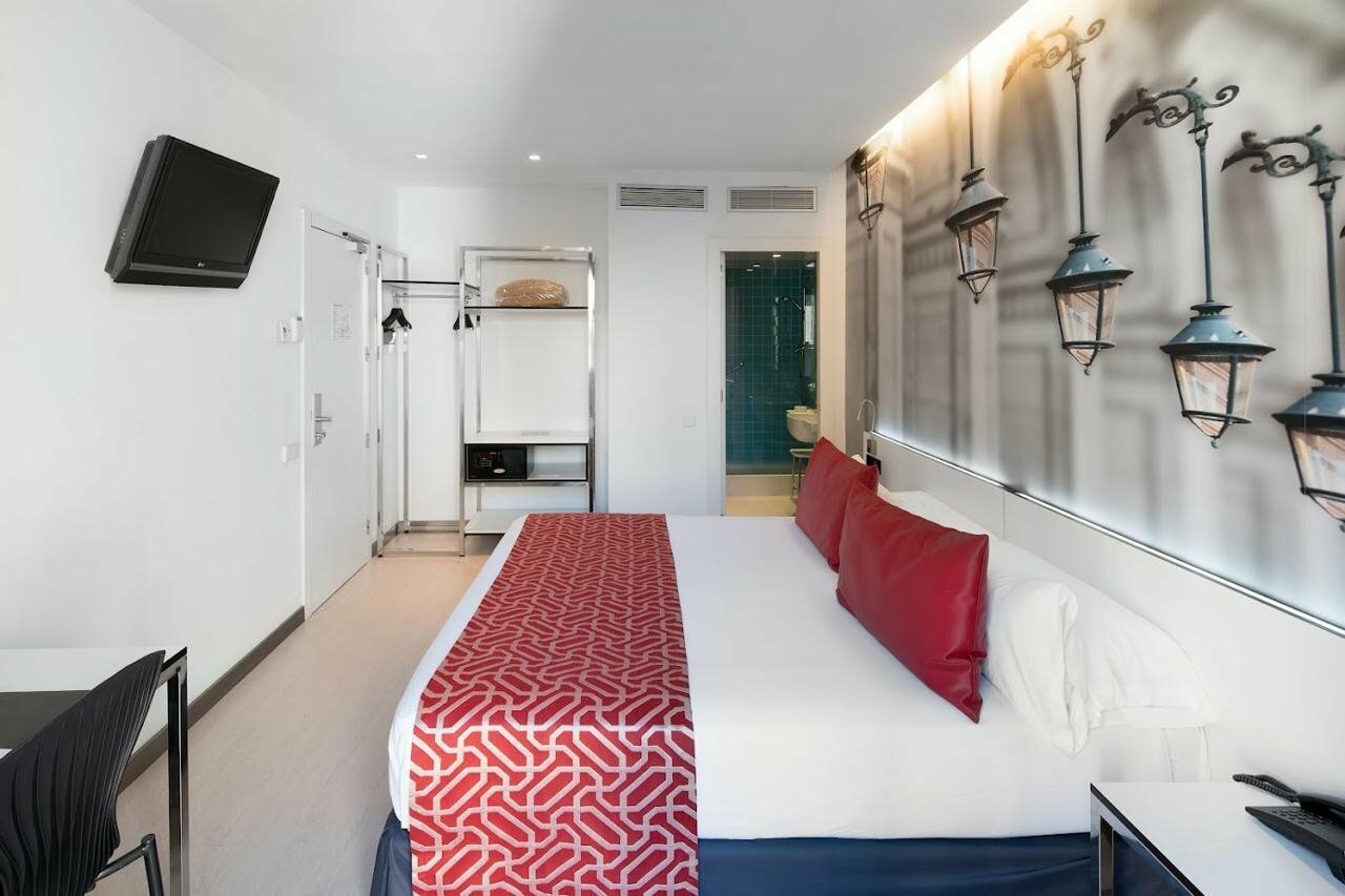 Фото Catalonia Avinyó