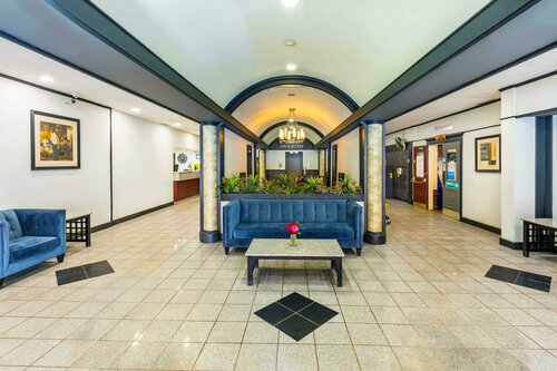 Гостиница Comfort Inn & Suites Downtown Edmonton в Эдмонтоне