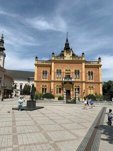 Владичанский двор (Zmaj Jovina ulica, 27) ، معلم جذب سياحي