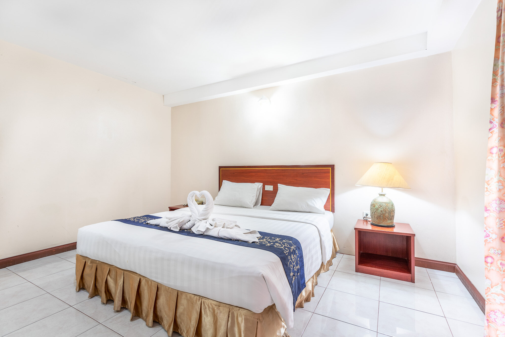 Фото Eastiny Place Hotel