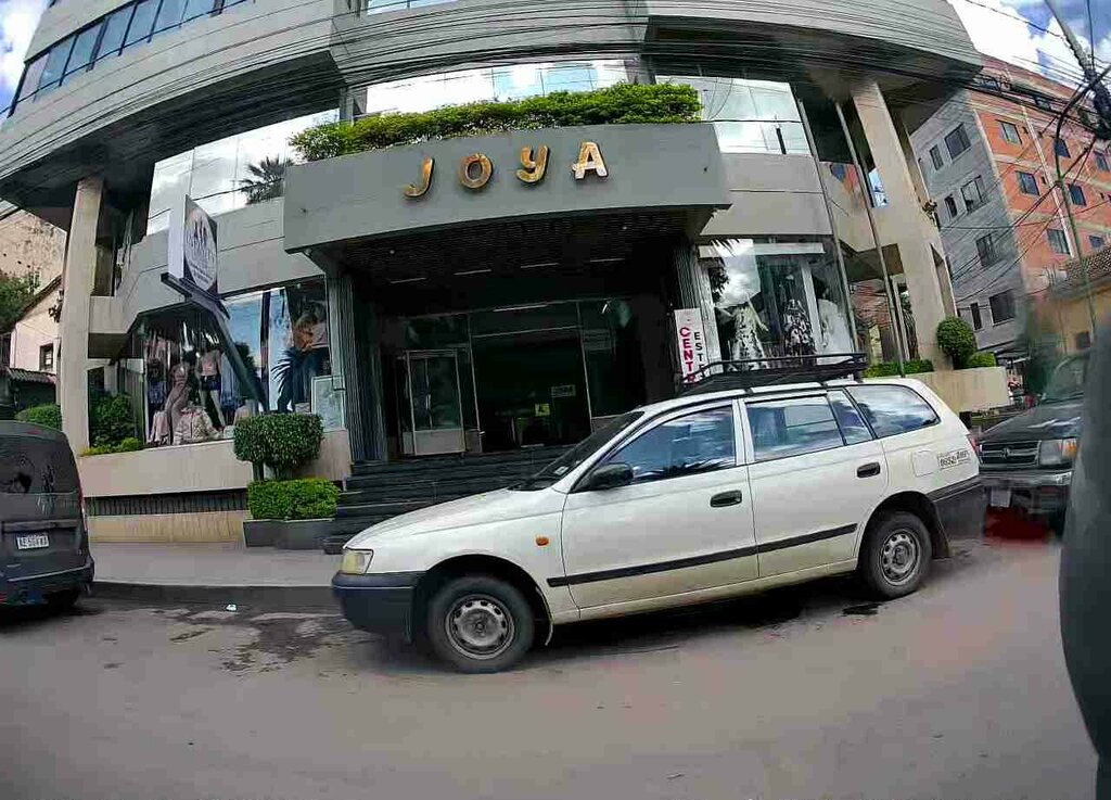 Clothing store Joya, Cochabamba, photo