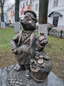 Tiny Bear Merchant (Yaroslavl, Revolyutsionnaya Street), landmark, attraction