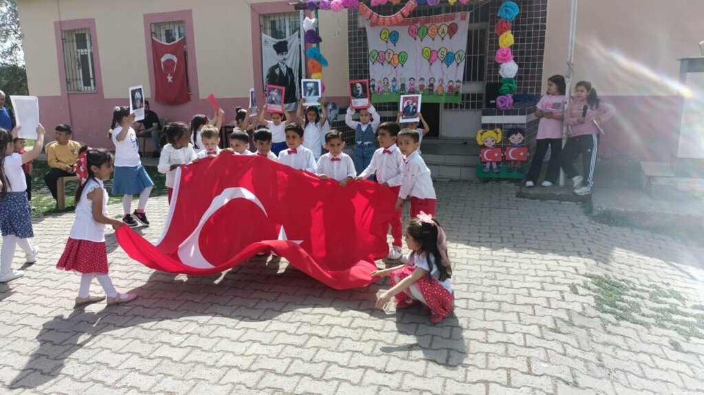 Primary school Dolmadeğirmen Primary School, Akhisar, photo