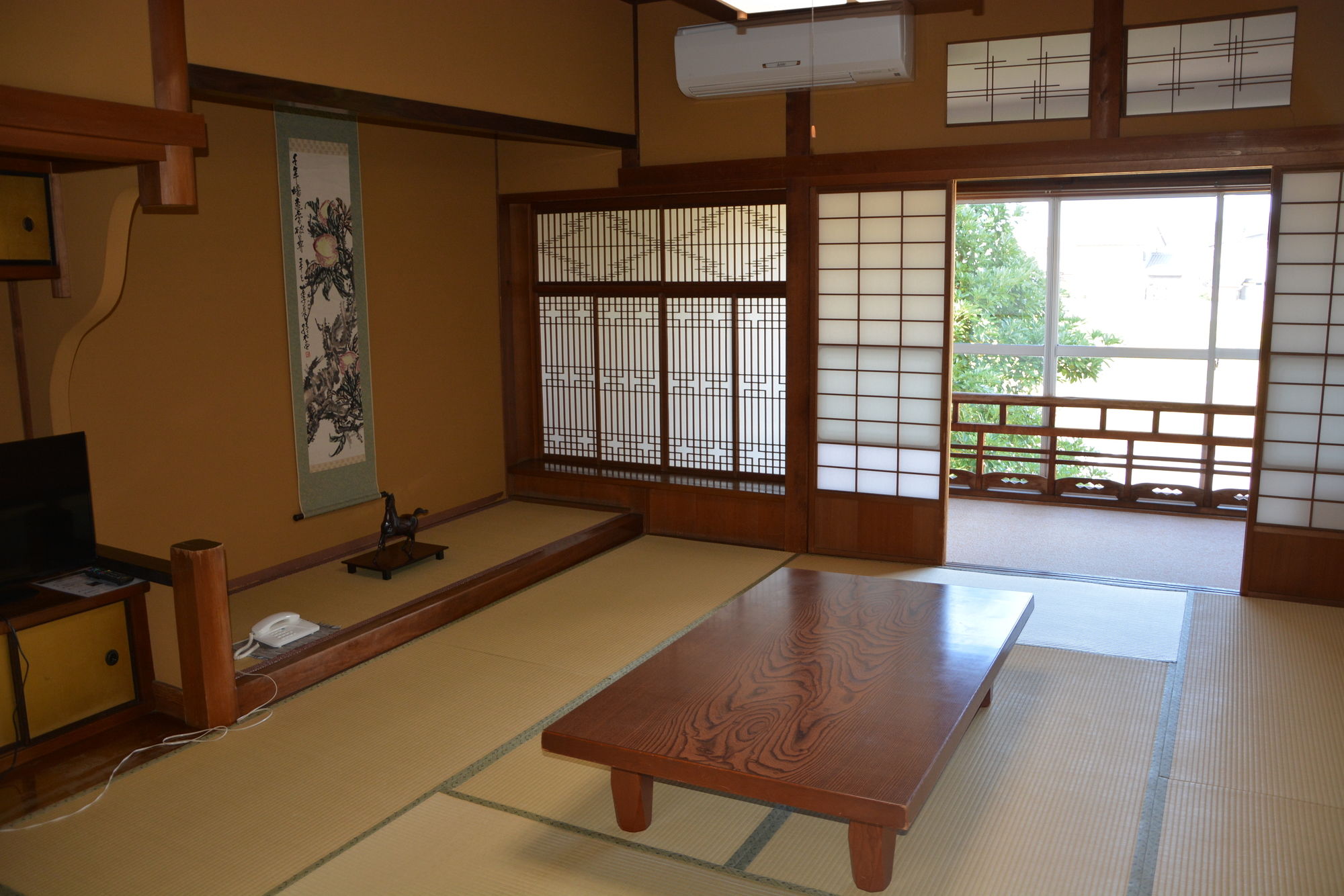 Фото Katsuzakikan