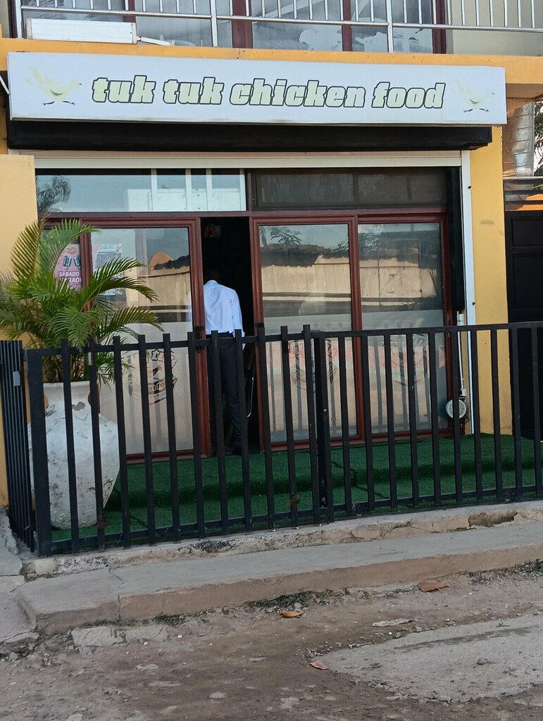 Cafe Tuk Tuk Chicken food, Loanda, photo