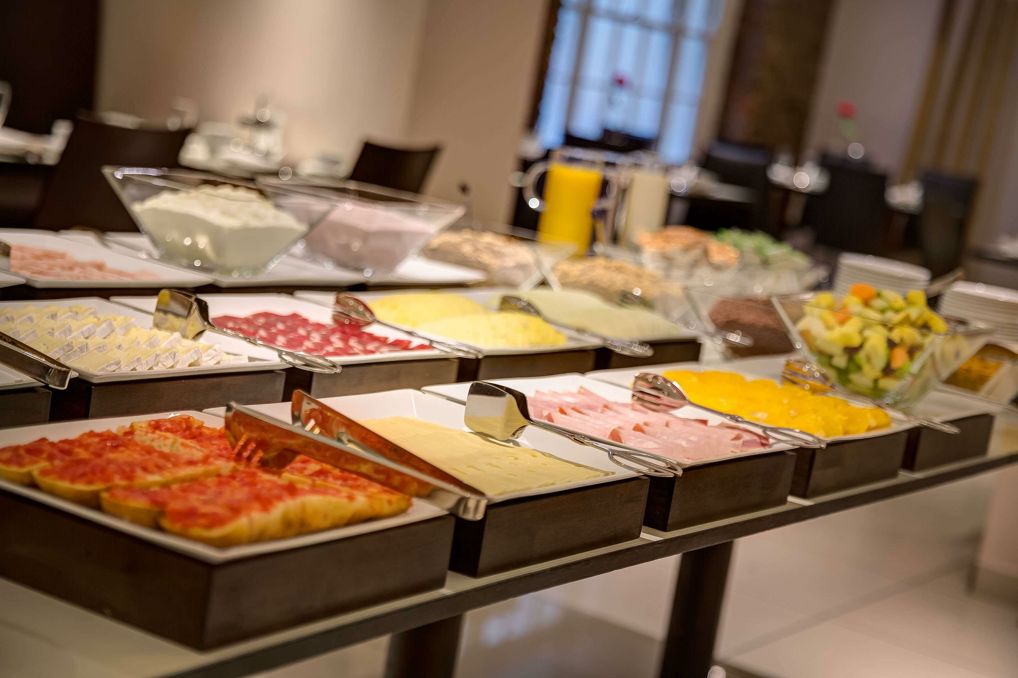 Фото The Caesar Hotel