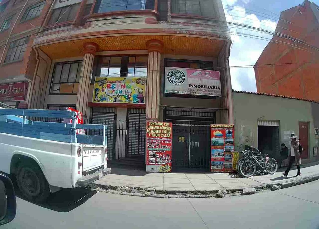 Presenters and event hosts Reyno Infantil, El Alto, photo