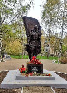 Григорий Петрович Булатов - знаменосец Победы (Kirov, park Pobedy), monument, memorial