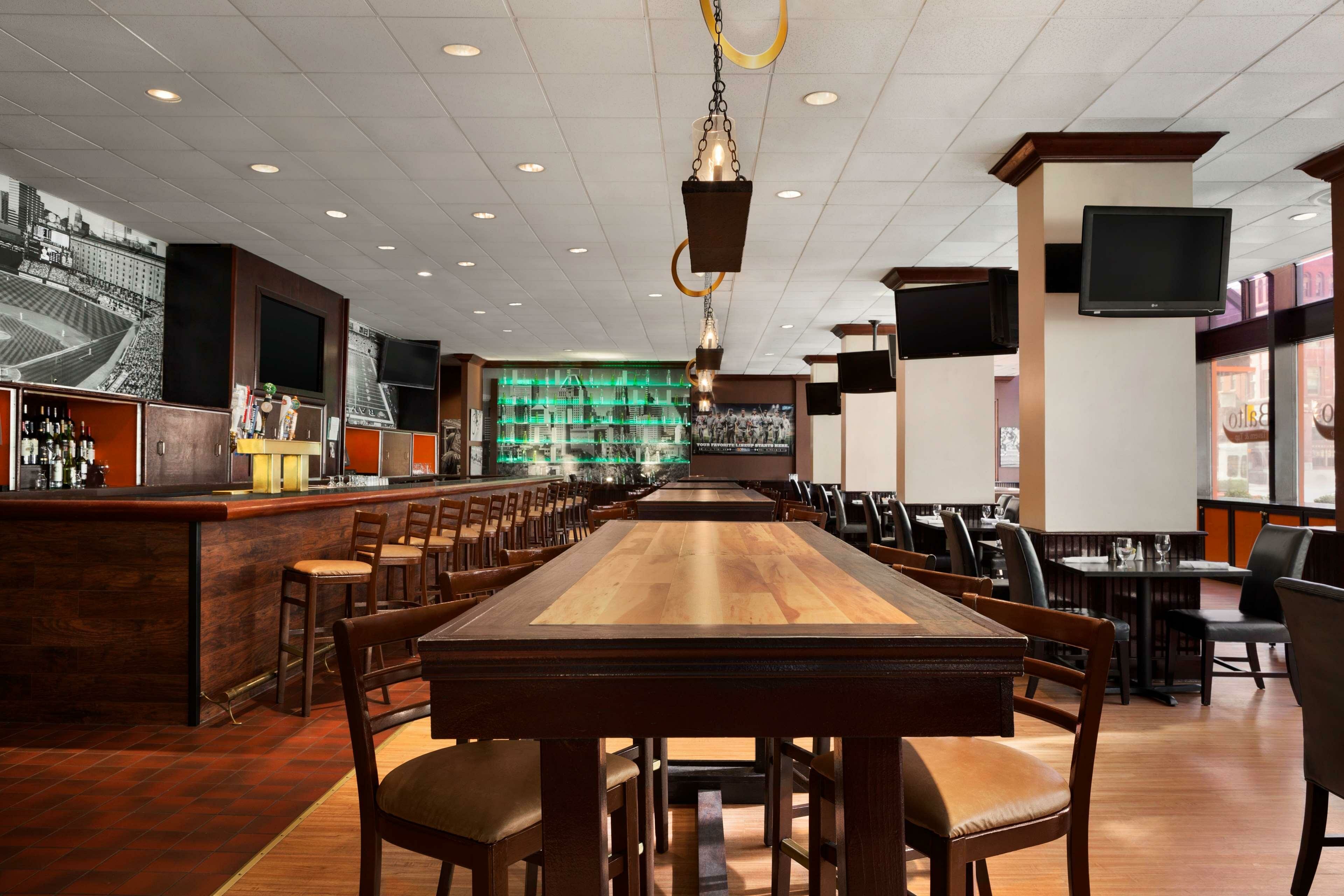 Фото Radisson Hotel Baltimore Downtown - Inner Harbor