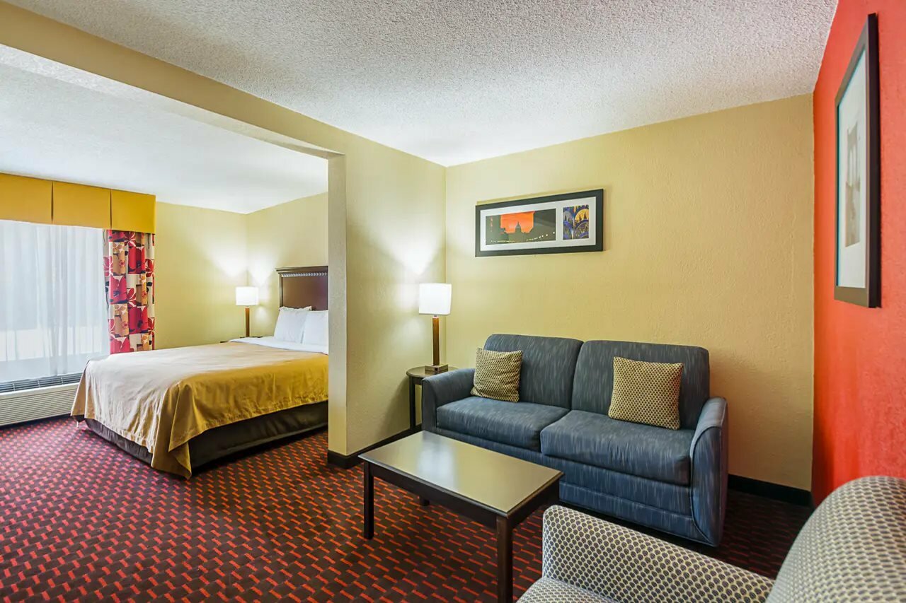 Фото Quality Inn & Suites