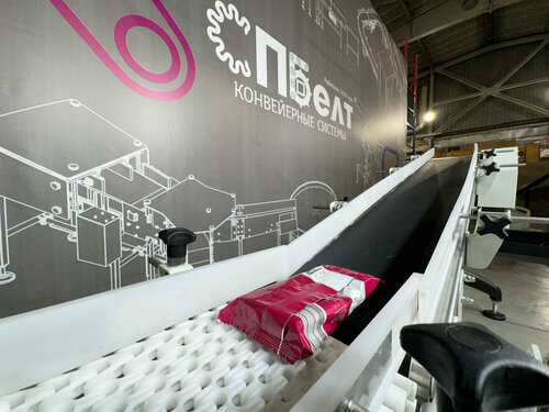 Әдемі шілтерлі трусикидегі сексуалды қыздар