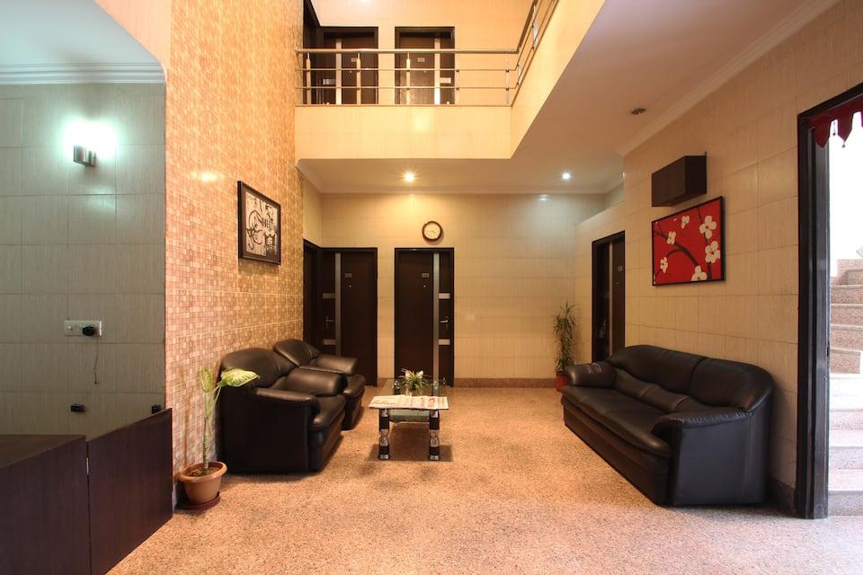 Фото Hollyhocks Residency