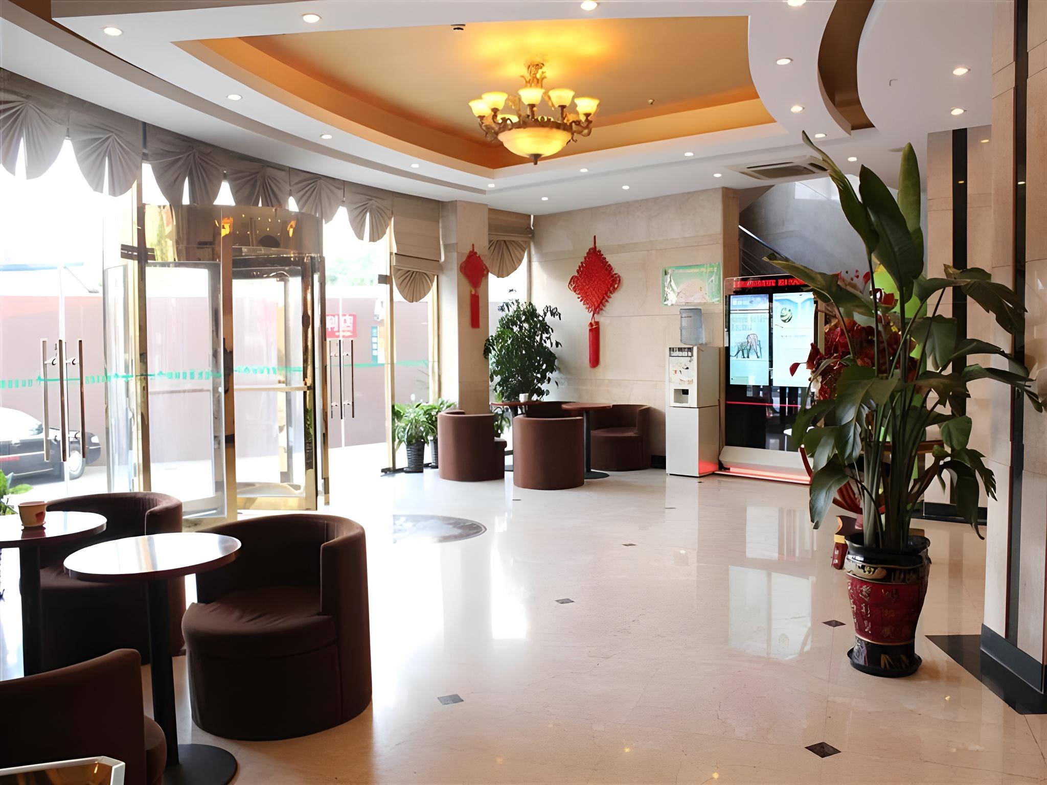 Фото GreenTree Inn Express Hotel