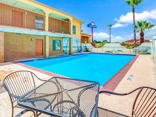 Гостиница Americas Best Value Inn & Suites La Porte Houston в Пасадине