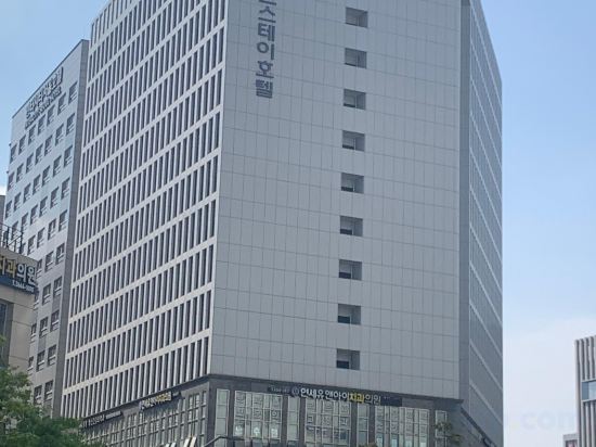 Фото First Stay Hotel