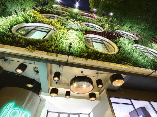 Фото Flora by Crossroads Hotel