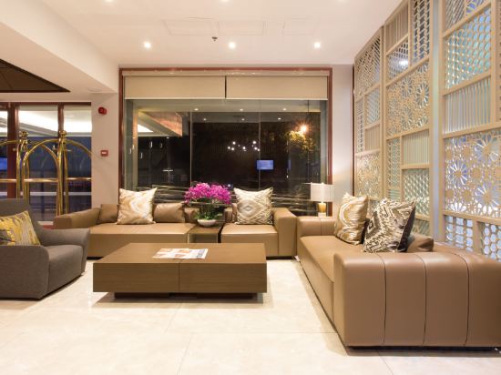 Фото The Marison Hotel