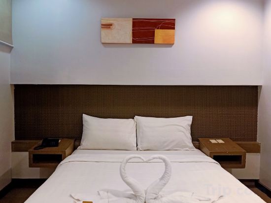 Фото Magallanes Square Hotel