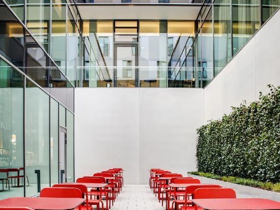 Фото IntercityHotel Frankfurt Hauptbahnhof Süd