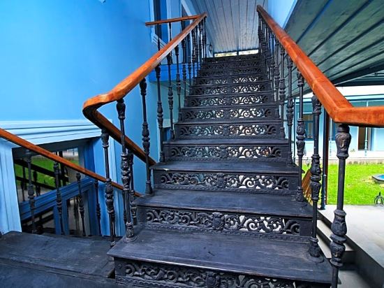 Фото Golden Tulip Borjomi Hotel