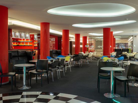 Фото Hotel Oasis Plaza