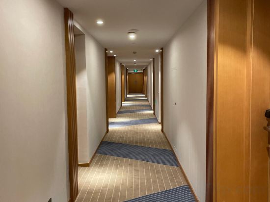 Фото Holiday Inn Express Qingdao City Center