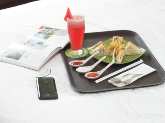 Фото Zest Jemursari by Swiss-Belhotel International