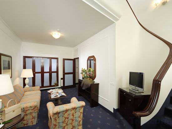 Фото Hotel De La Ville