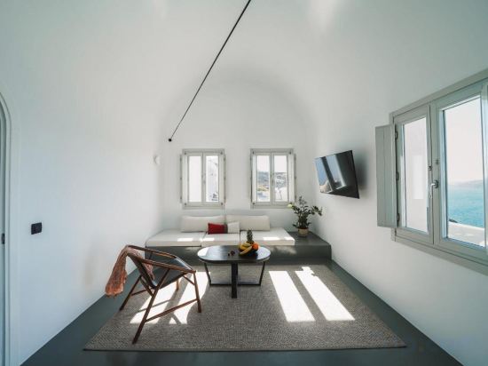 Фото Santonero - The Philoxenia Project