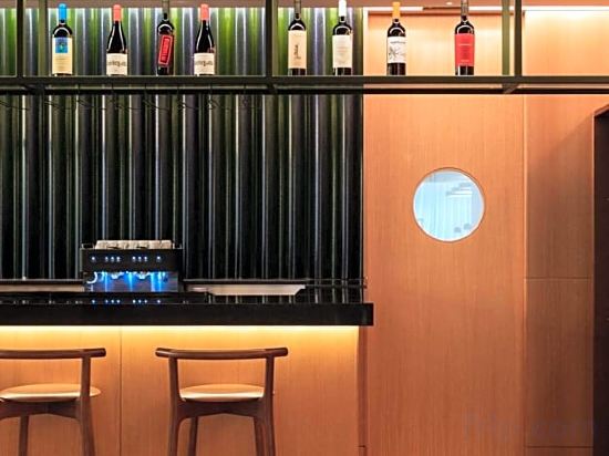 Фото Lumen Hotel & The Lisbon Light Show