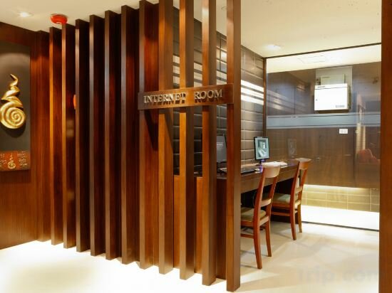 Фото Inn House Hotel