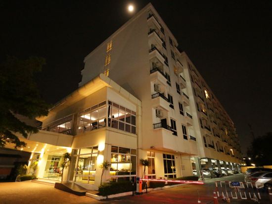 Фото отеля 1