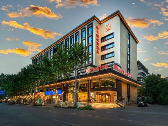 Фото Hilton Garden Inn Chengdu Kuanzhai Alley