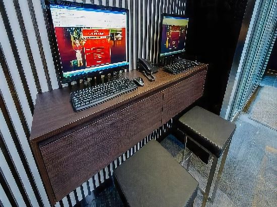 Фото Hotel 81 Premier Star