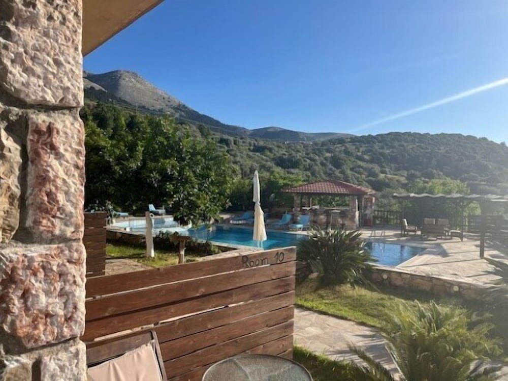 Фото Ataviros Hotel