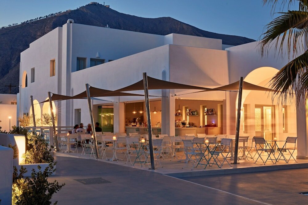 Фото Aqua Blue Hotel