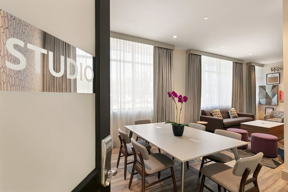 Фото Crowne Plaza Philadelphia - Valley Forge, an Ihg Hotel