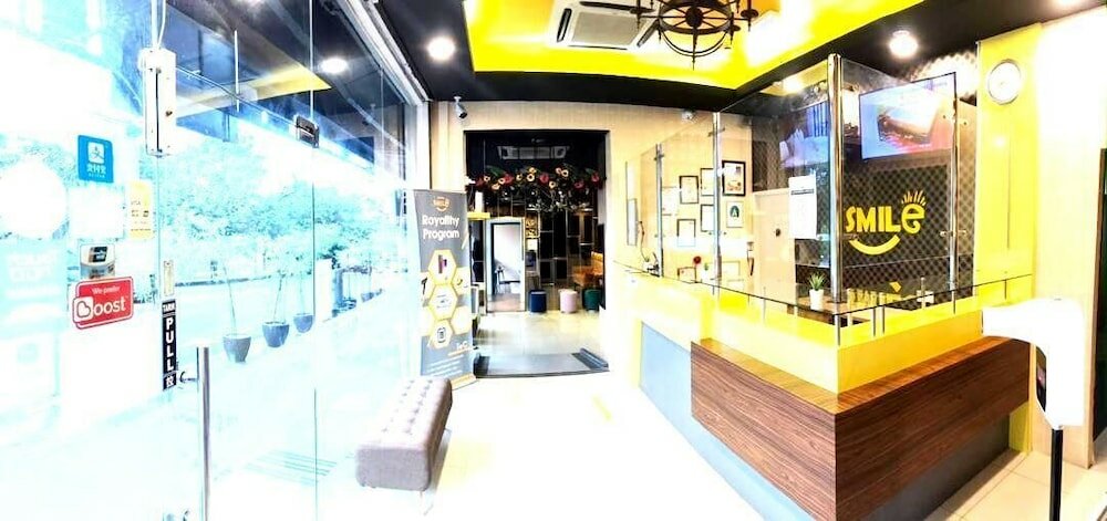 Фото Smile Hotel Wangsa Maju