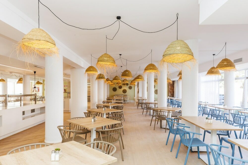 Фото Hotel Alondra