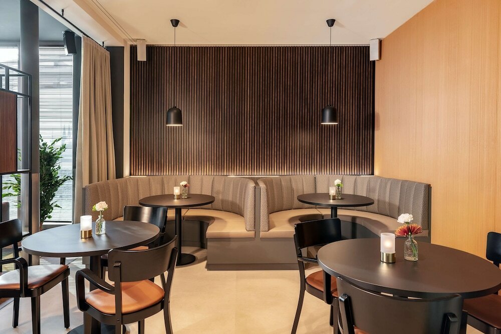 Фото Nh Köln Altstadt