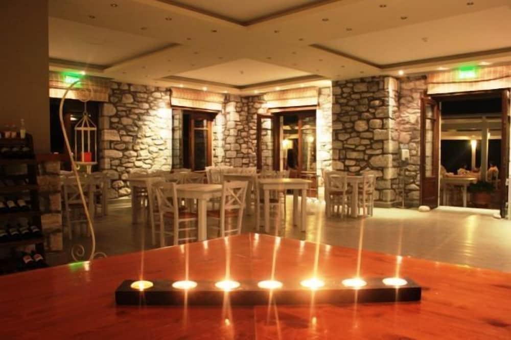 Фото Itilo Traditional Hotel