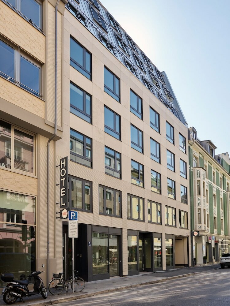 Фото Schwabinger Wahrheit by Geisel