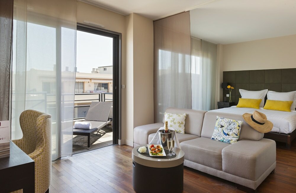 Фото Nehô Suites Cannes Croisette