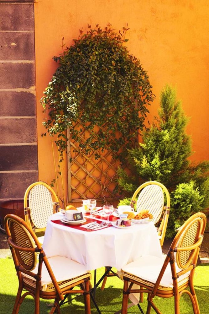 Фото The Old Hotel Ravel