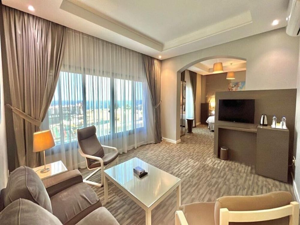 Фото Loren Suites Corniche