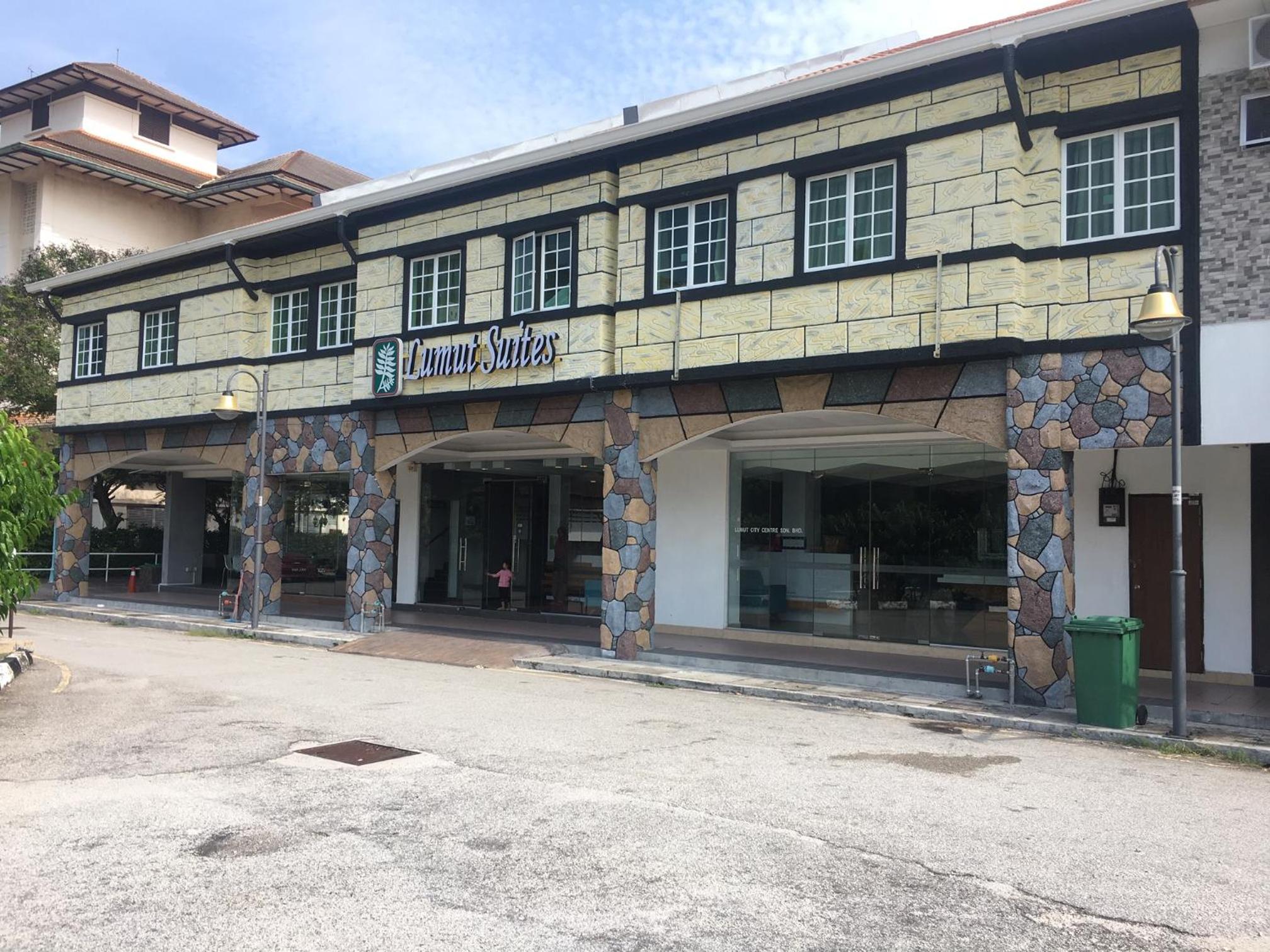 Фото Lumut Suites