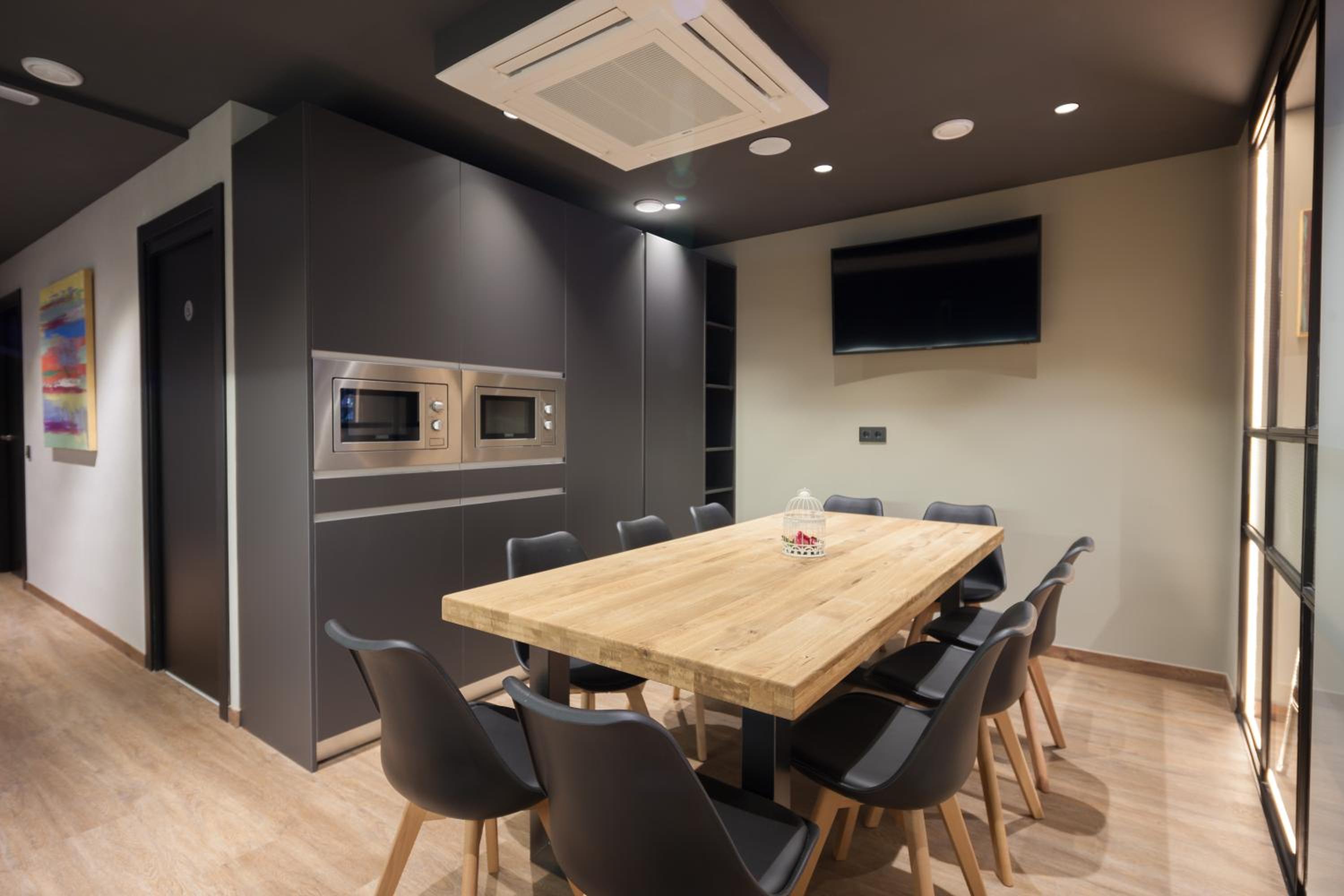 Фото Airhostel Barcelona Aeropuerto